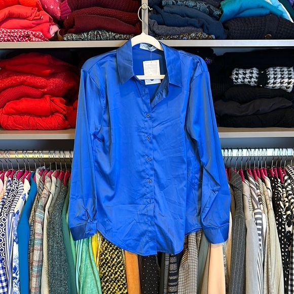Ramona blue long sleeve satin like button down shirt size S NWT - Picture 1 of 3